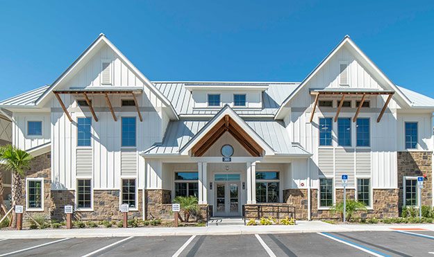 9,000+ Square-Foot Clubhouse